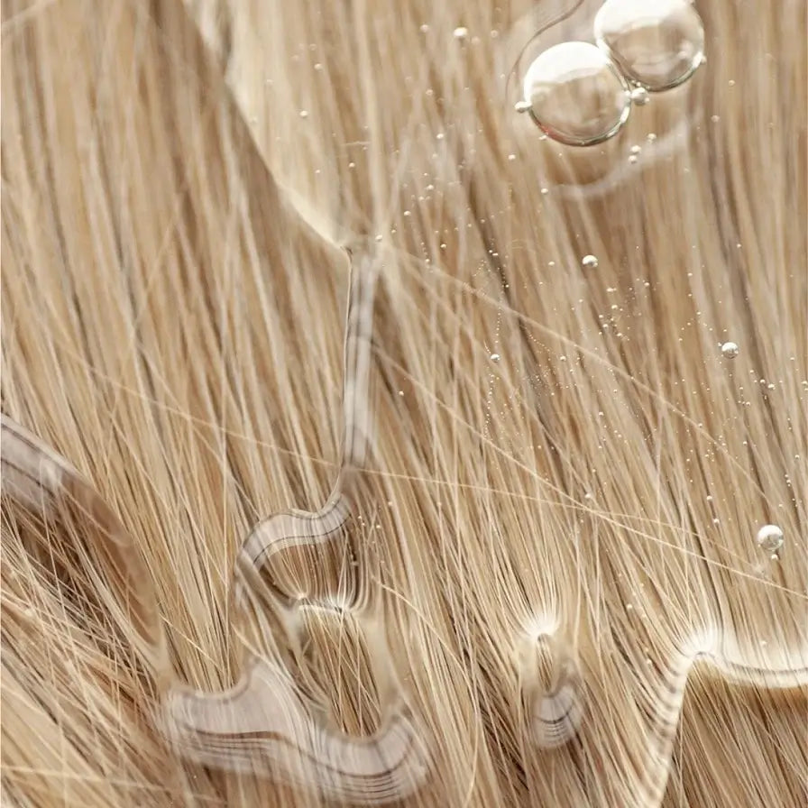 COMMENT ESPACER LES LAVAGES QUAND ON A LES CHEVEUX GRAS ? Image